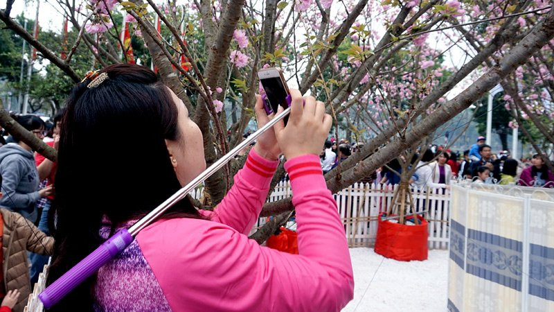 Chụp ảnh “tự sướng” len lỏi đến mọi ngõ ngách đời thường ảnh 9