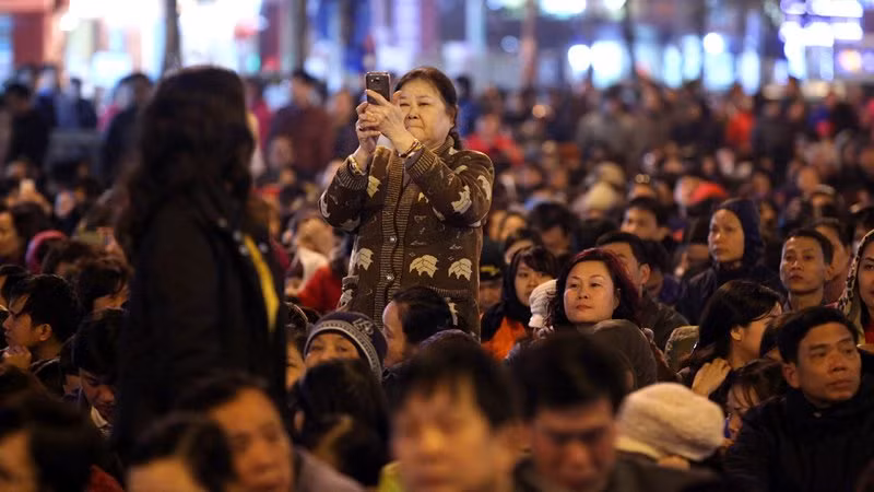 Chụp ảnh “tự sướng” len lỏi đến mọi ngõ ngách đời thường ảnh 4