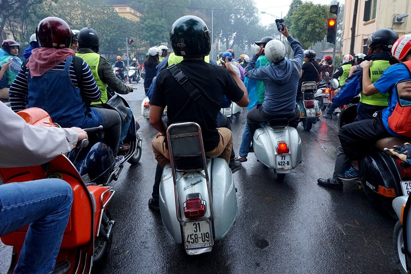 Chụp ảnh “tự sướng” len lỏi đến mọi ngõ ngách đời thường ảnh 2