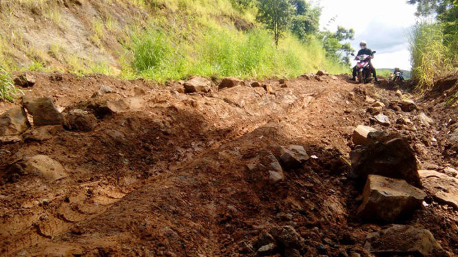 Đường vào trung tâm xã Đắk Ngo, huyện Tuy Đức- Ảnh: B.D.