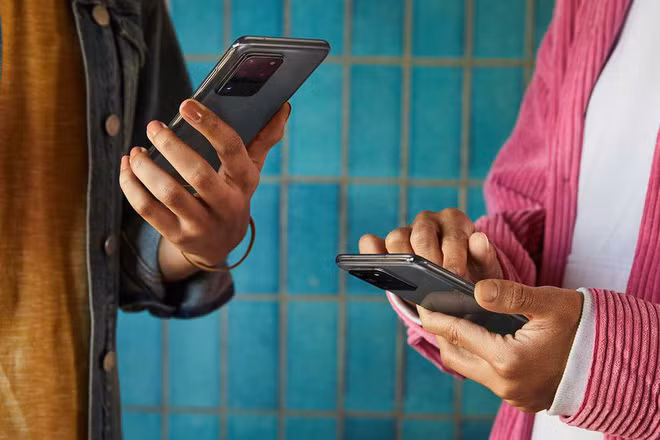 Tính năng Quick Share của Samsung khá giống với AirDrop của Apple (Ảnh: Samsung)