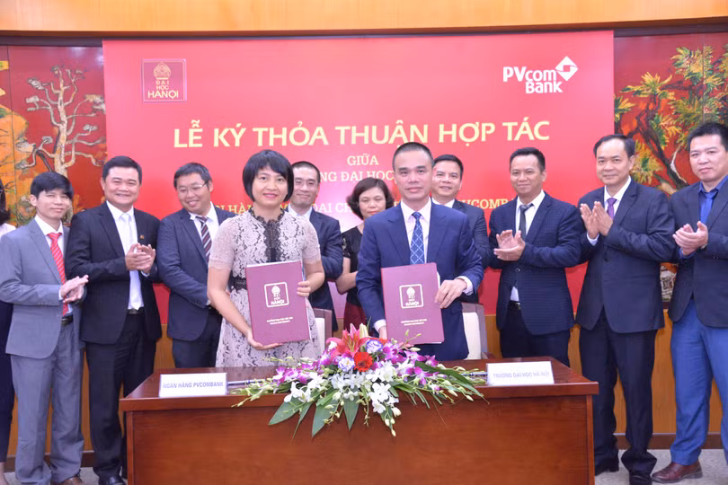 Lễ ký thỏa thuận hợp tác giữa PVcomBank và Trường Đại học Hà Nội