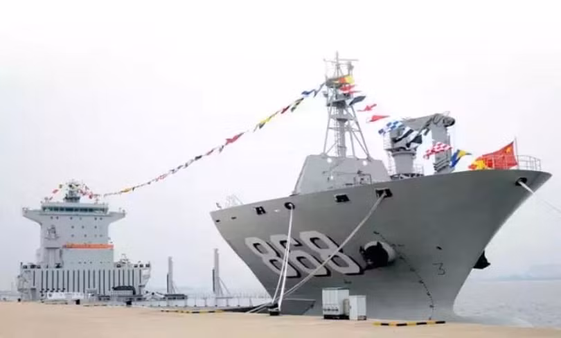 Tàu bán ngầm Quang Hoa Khẩu Trung Quốc lượng giãn nước 98.000 tấn. Nguồn ảnh: Thời báo Hoàn Cầu, Trung Quốc.