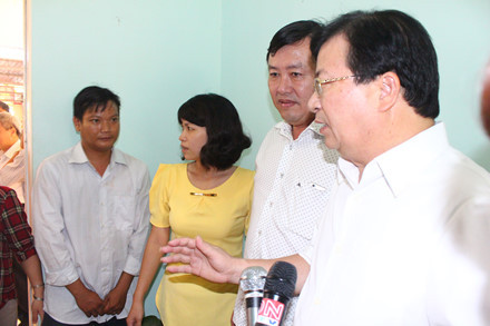 Phó thủ tướng thăm cán bộ xã Suối Trầu, H.Long Thành - nơi giải tỏa trắng của dự án.