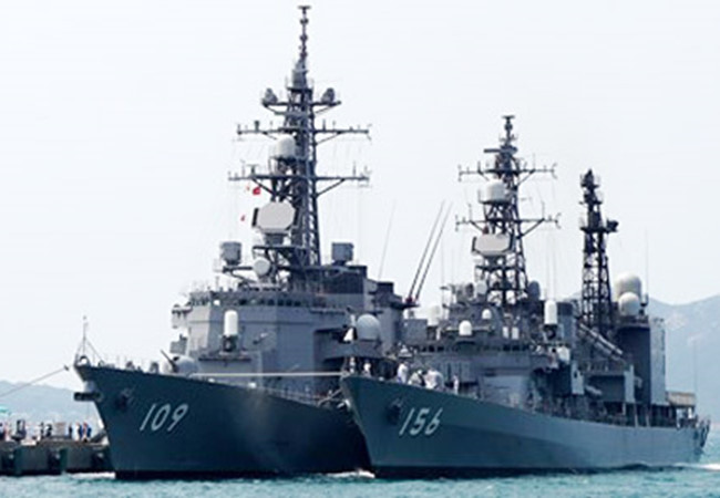 Tàu JS Ariake và tàu JS Setogiri cập Cảng quốc tế Cam Ranh trong chuyến thăm Việt Nam từ ngày 12 - 15.04.2016