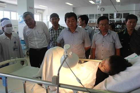 Lật bè trên Vịnh Vĩnh Hy, 2 người chết, 4 người bị thương ảnh 4