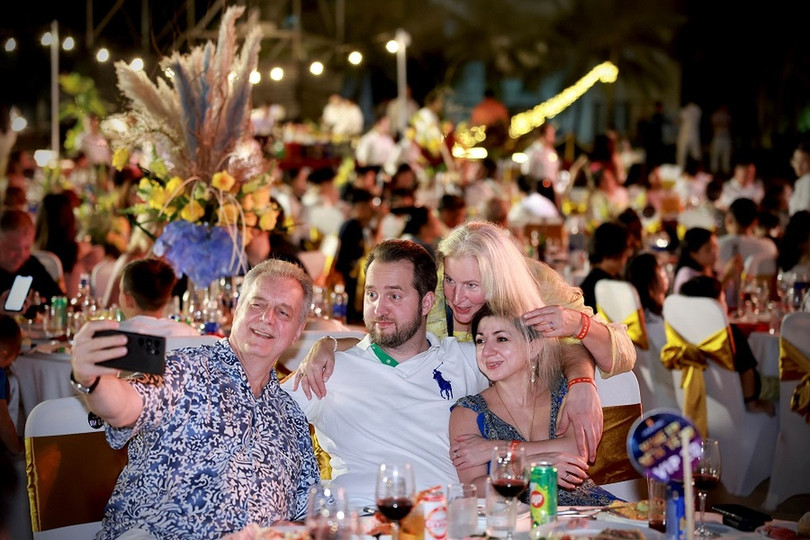 Không gian âm nhạc EDM trẻ trung cùng các vũ điệu cuốn hút của dạ tiệc đón năm mới thường niên Corona Countdown Party (Ảnh: Vingroup).