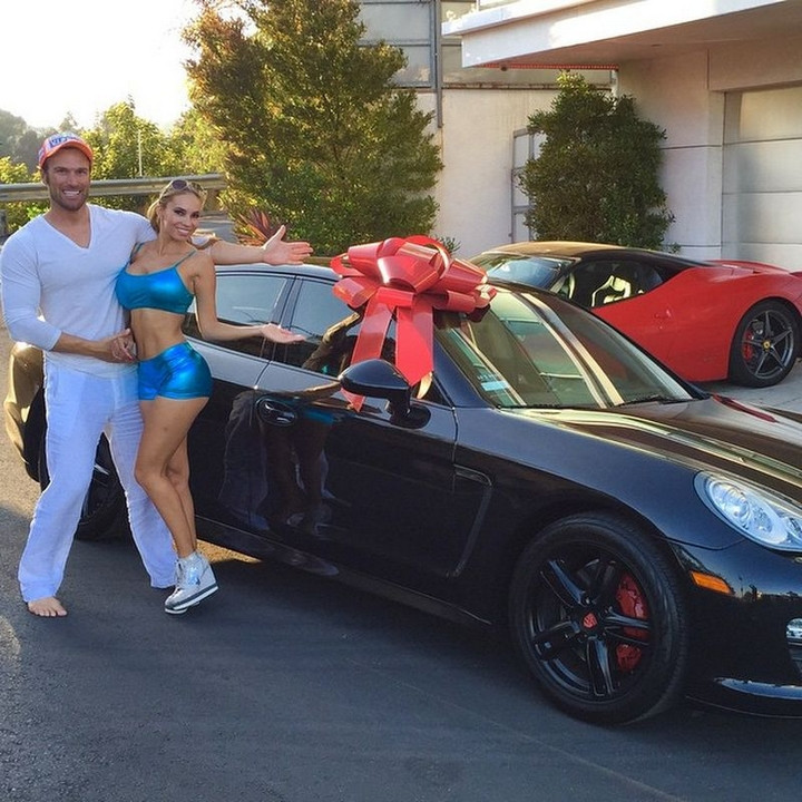 Cuộc sống trác táng của vợ chồng tỉ phú Mỹ với 10 hotgirl nóng bỏng ảnh 10 Cuộc sống trác táng của vợ chồng tỉ phú Mỹ với 10 hotgirl nóng bỏng ảnh 10