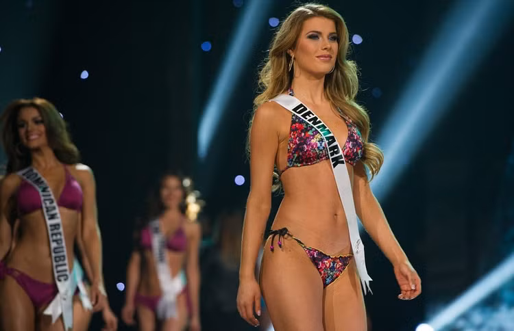 Mãn nhãn với đường cong của 81 người đẹp tham gia Hoa hậu Hoàn vũ 2015 ảnh 11