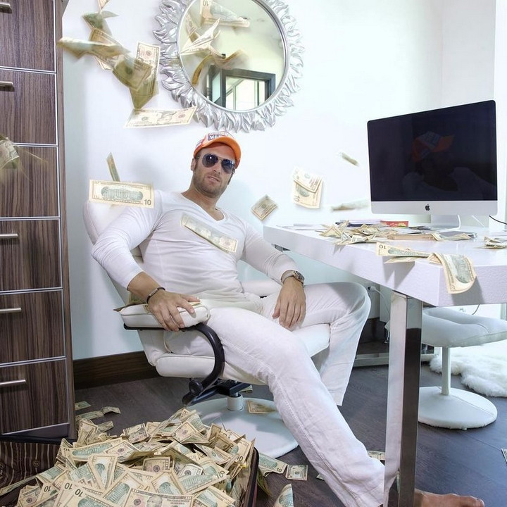 Cuộc sống trác táng của vợ chồng tỉ phú Mỹ với 10 hotgirl nóng bỏng ảnh 5 Cuộc sống trác táng của vợ chồng tỉ phú Mỹ với 10 hotgirl nóng bỏng ảnh 5