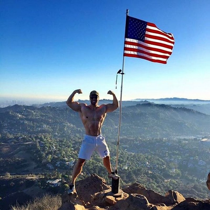 Cuộc sống trác táng của vợ chồng tỉ phú Mỹ với 10 hotgirl nóng bỏng ảnh 17 Cuộc sống trác táng của vợ chồng tỉ phú Mỹ với 10 hotgirl nóng bỏng ảnh 17