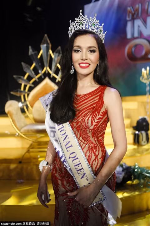 Ngỡ ngàng trước nhan sắc của hoa hậu chuyển giới quốc tế 2015 ảnh 1