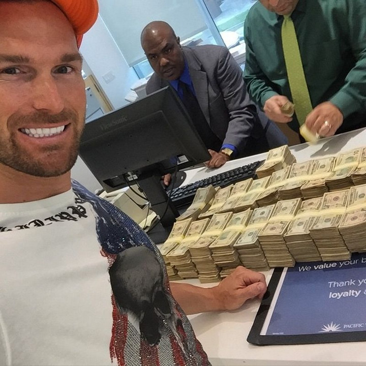 Cuộc sống trác táng của vợ chồng tỉ phú Mỹ với 10 hotgirl nóng bỏng ảnh 3 Cuộc sống trác táng của vợ chồng tỉ phú Mỹ với 10 hotgirl nóng bỏng ảnh 3