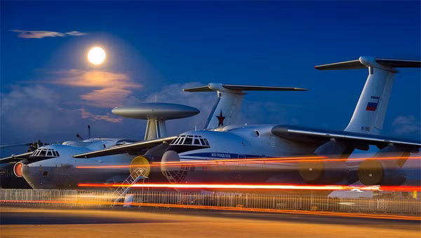 Mãn nhãn với máy bay quân sự các nước tại triển lãm quốc tế Dubai ảnh 3