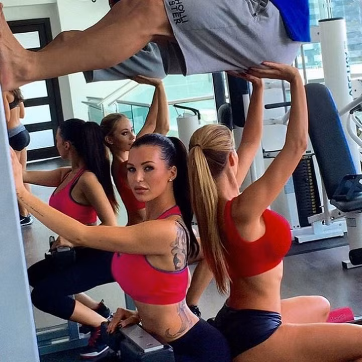 Cuộc sống trác táng của vợ chồng tỉ phú Mỹ với 10 hotgirl nóng bỏng ảnh 9