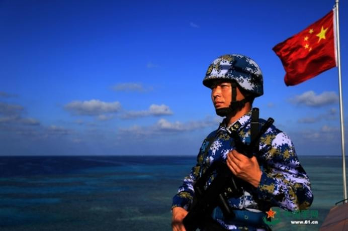 Quân đội Trung Quốc đồn trú bất hợp pháp ở Biển Đông. Nguồn ảnh: báo Phượng Hoàng, Hồng Kông..