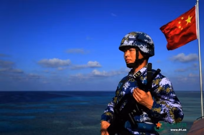 Quân đội Trung Quốc đồn trú bất hợp pháp ở Biển Đông. Nguồn ảnh: báo Phượng Hoàng, Hồng Kông..