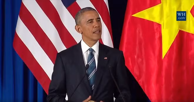 Tổng thống Obama tuyên bố gỡ bỏ hoàn toàn lệnh cấm bán vũ khí cho Việt Nam.