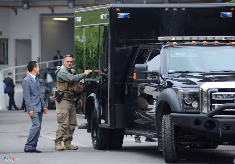 Soi cận cảnh đội cận vệ, đảm bảo an ninh của Tổng thống Obama tại Hà Nội