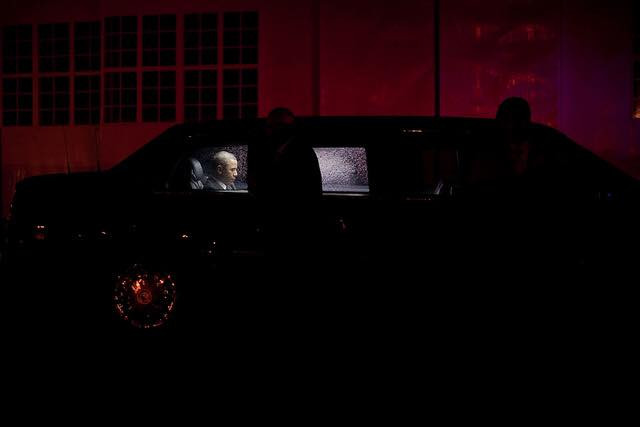 Ông Obama về nơi nghỉ tạm tại Hà Nội (ảnh từ Facebook của Đại sứ Mỹ Ted Osius)