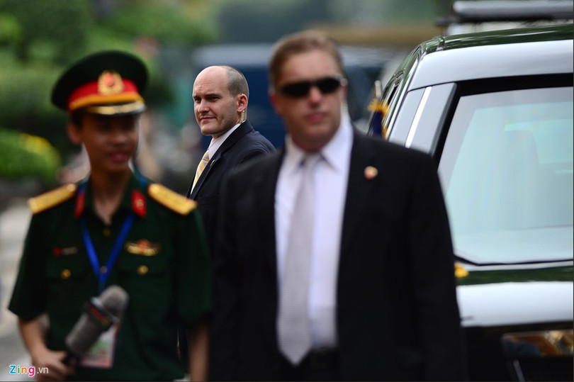 Với việc bảo vệ nhiều lớp với sự kết hợp của nhiều lực lượng, phương tiện hiện đại, vấn đề an toàn của tổng thống Obama luôn được đảm bảo trong các chuyến công du.