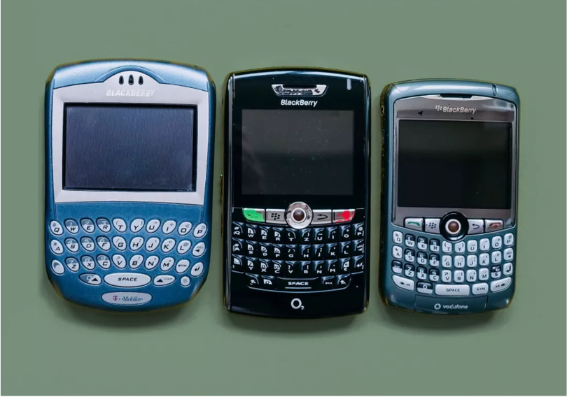 Những chiếc BlackBerry đời đầu (Ảnh: Tech Spot)