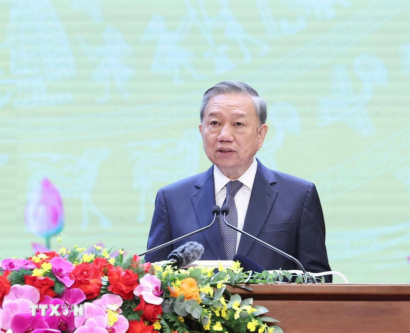 24-7. jpg tong-bi-thu-to-lam-nguoi-co-cong-nhan-chung-lich-su-7.jpg