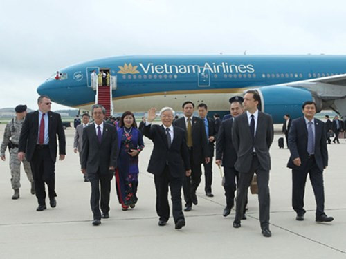 Ngày 6.7.2015, Tổng Bí thư Nguyễn Phú Trọng đến sân bay Quân sự Andrews, Hoa Kỳ 