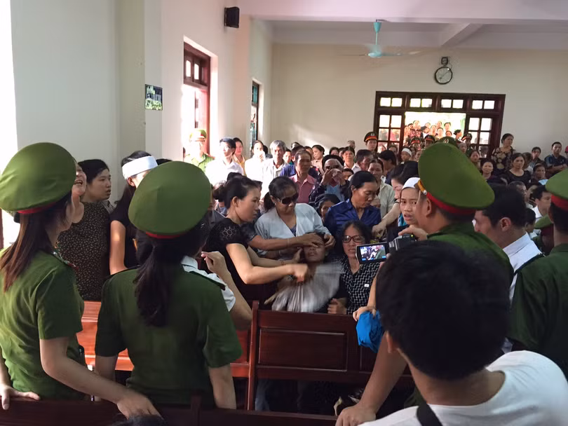 Gia đình bị hại yêu cầu triệu tập con rể của cựu chủ tịch UBND tỉnh Vĩnh Phúc vì cho rằng ông này có liên quan đến vụ án