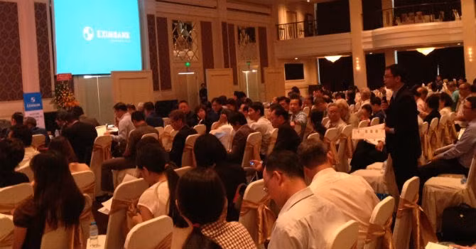 ĐHĐCĐ Eximbank: Nóng ngay “mở màn”, cổ đông đòi tăng thời gian thảo luận