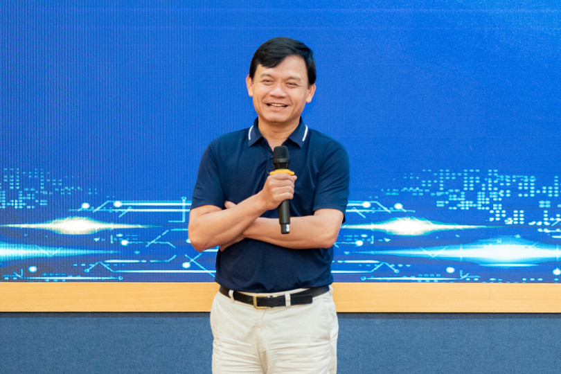 17-6 shark-phu-80081.jpg