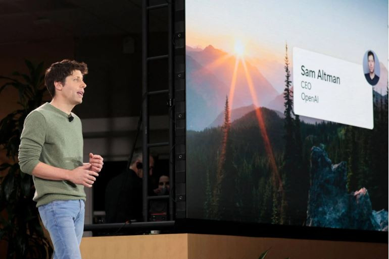 Giám đốc điều hành OpenAI, Sam Altman phát biểu trong một bài phát biểu quan trọng công bố tích hợp ChatGPT cho Bing của Microsoft (Ảnh: SCMP) Giám đốc điều hành OpenAI, Sam Altman phát biểu trong một bài phát biểu quan trọng công bố tích hợp ChatGPT cho Bing của Microsoft (Ảnh: SCMP)