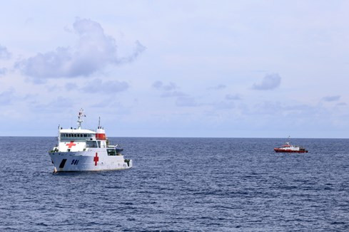 Video: Tìm thấy một số thi thể phi hành đoàn CASA-212 và mảnh vỡ Su30-MK2 ảnh 10