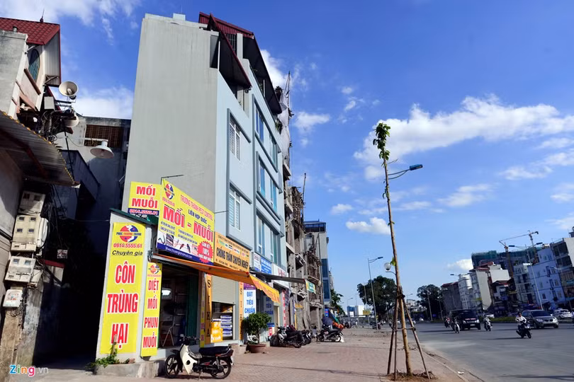 Một ngôi nhà siêu nhỏ, siêu mỏng khác với chiều sâu hơn 1 m.