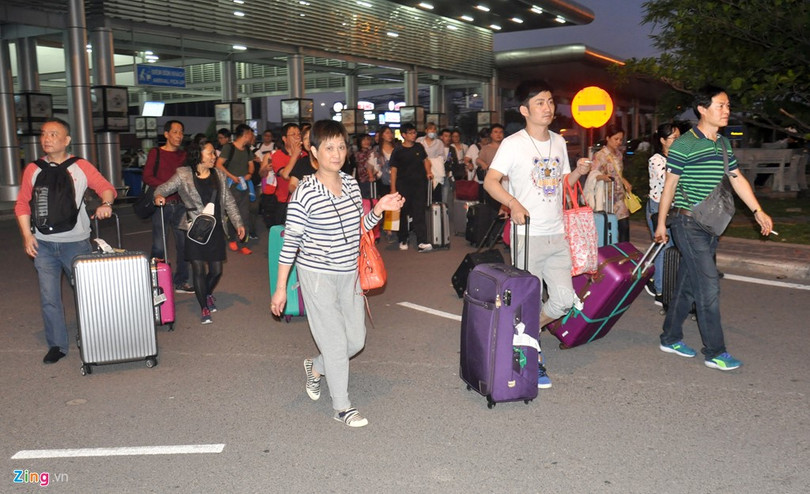 "Chúng tôi đã giao công an tỉnh phối hợp với các ngành tạo điều kiện hỗ trợ du khách nước ngoài, trong đó người Trung Quốc làm thủ tục xuất nhập cảnh thuận lợi. Tuyệt đối tránh gây phiền hà gây cho du khách hiểu lầm, tác động xấu đến hình ảnh du lịch Khánh Hòa. Cơ quan chức năng cũng tập trung rà soát kỹ quy trình, thủ tục đăng ký khách nước ngoài lưu trú, thuê căn hộ ở Nha Trang", ông Hải nhấn mạnh.