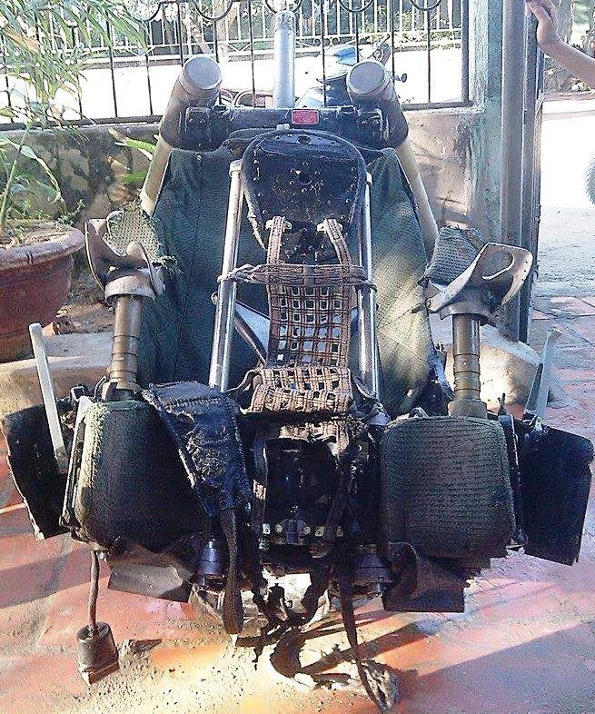 Chiếc ghế ngồi được ngư dân Thanh Hóa vớt được nghi của máy bay Su-30MK2 (Ảnh người dân cung cấp)