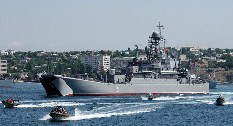 Tàu chiến Nga ở Crimea.