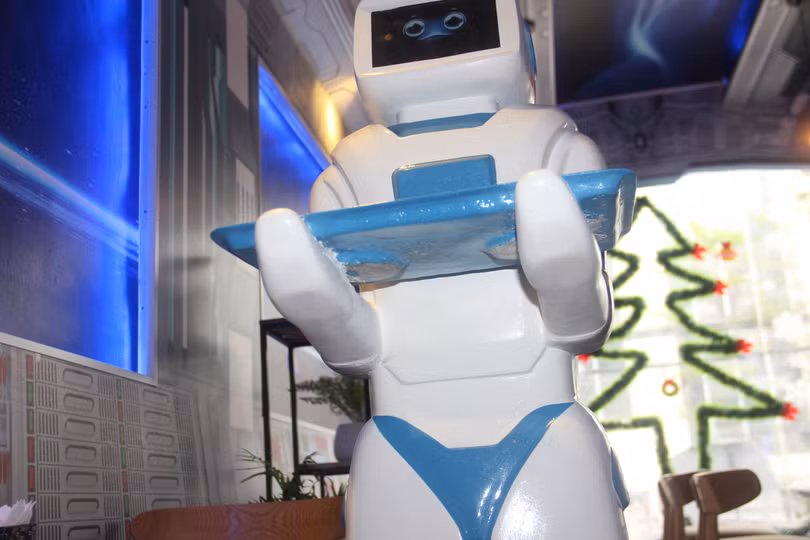 Robot Mortar (Đại bác) là robot phục vụ đầu tiên do người Việt tự nghiên cứu và chế tạo. Nguồn: VietTimes