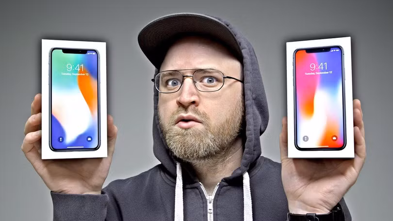 Chuyên gia "đập hộp" nổi tiếng, Lewis Hilsenteger của kênh Unbox Therapy với hơn 7 triệu lượt theo dõi trên Youtube. Nguồn: Unbox Therapy