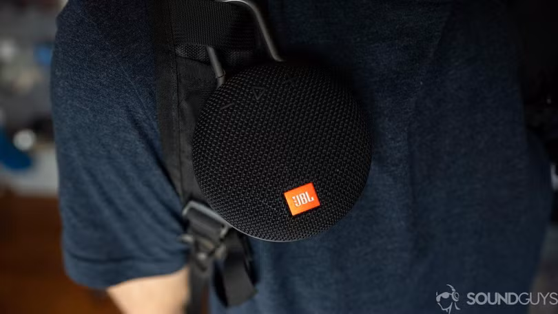 JBL Clip 3 đã được nâng cấp về thời lượng pin so với phiên bản tiền nhiệm (Ảnh: SoundGuys) JBL Clip 3 đã được nâng cấp về thời lượng pin so với phiên bản tiền nhiệm (Ảnh: SoundGuys)