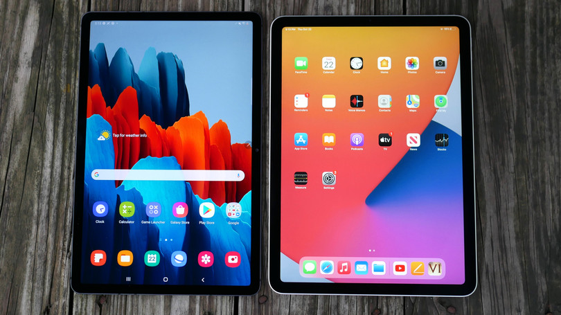 iPad Air 4 vs Samsung Galaxy Tab S7 (Ảnh: Laptop Mag) iPad Air 4 vs Samsung Galaxy Tab S7 (Ảnh: Laptop Mag)