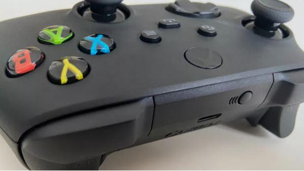 Tay cầm Xbox Series X (Ảnh: Tech Radar) Tay cầm Xbox Series X (Ảnh: Tech Radar)