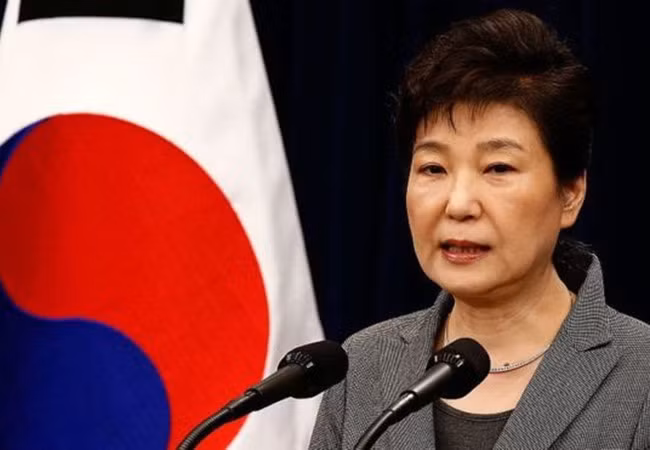 Bà Park bị cáo buộc thông đồng với người bạn thân bị buộc tội hối lộ và tham nhũng