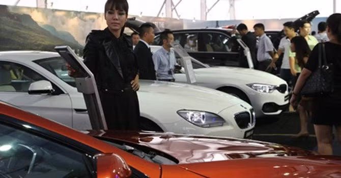 Cộng dồn từ đầu năm đến hết ngày 15/5, tổng lượng ôtô CBU nhập khẩu về nước đạt 40.464 chiếc, tương ứng mức giá trị kim ngạch 1,06 tỷ USD, tăng hơn gấp đôi về lượng và tăng gấp 3 lần về giá trị so với cùng kỳ năm ngoái.