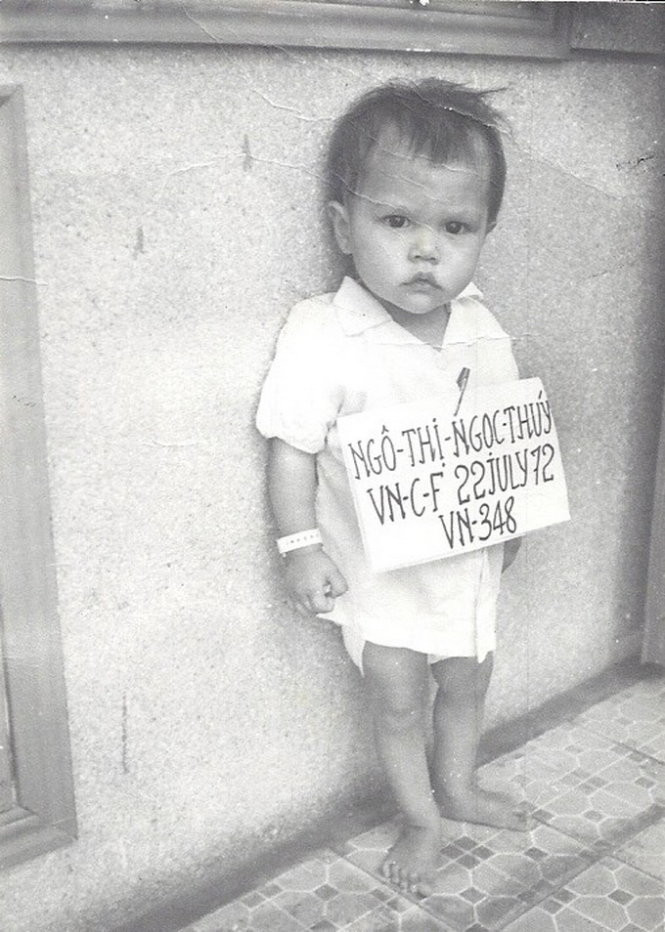 Stacy Thúy lúc được cho qua Mỹ làm con nuôi