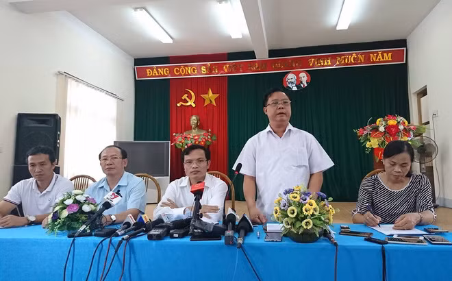 Tổ công tác của Bộ GTĐT công bố sai phạm thi THPT tại Sơn La ngày 23/7. Nguồn: Dân trí