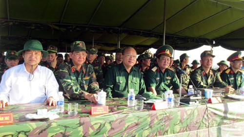 Diễn tập quân sự: Chống các tàu trang bị vũ khí hạng nặng đổ bộ từ biển ảnh 1