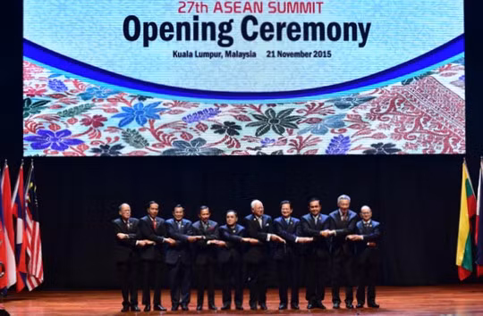 Các nhà lãnh đạo ASEAN tại lễ khai mạc. Ảnh: Nhật Bắc