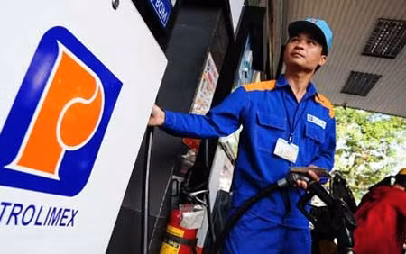 Giá xăng giảm tiếp gần 800 đồng