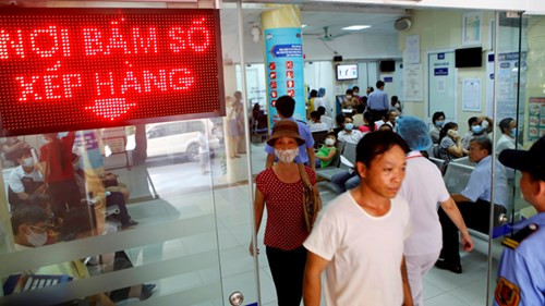 Sắp tới sẽ tăng giá dịch vụ y tế, liệu chất lượng phục vụ có tăng? Ảnh: Ngọc Châu.